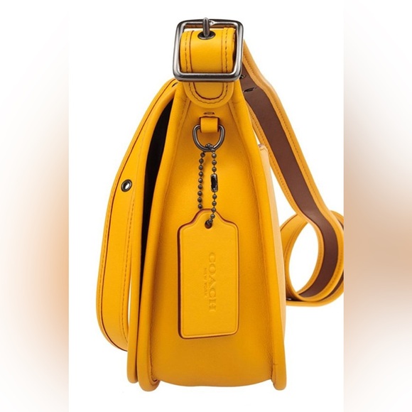 Coach limited Edirion Patricia Saddle Glove With Mickey Crossbody Banana… - Picture 13 of 15